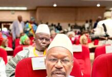 Guinée : Dr Ousmane Kaba sur l’interdiction des sachets d’eau : « Il faut évaluer l’impact des politiques publiques avant leur mise en œuvre »